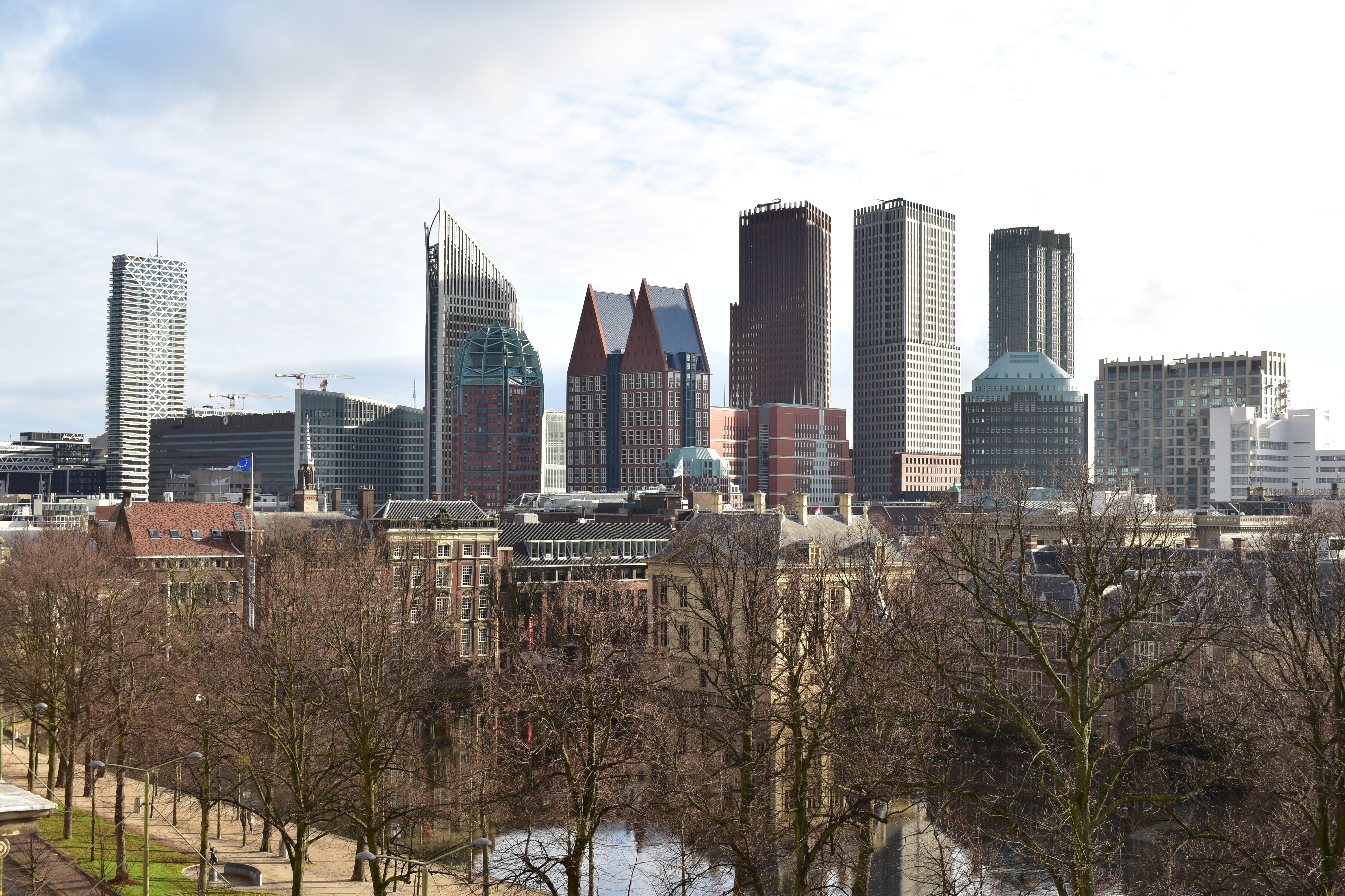 Foto van overheidsgebouwen in Den Haag.